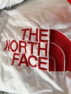 North face Comforter Thermoball queen size